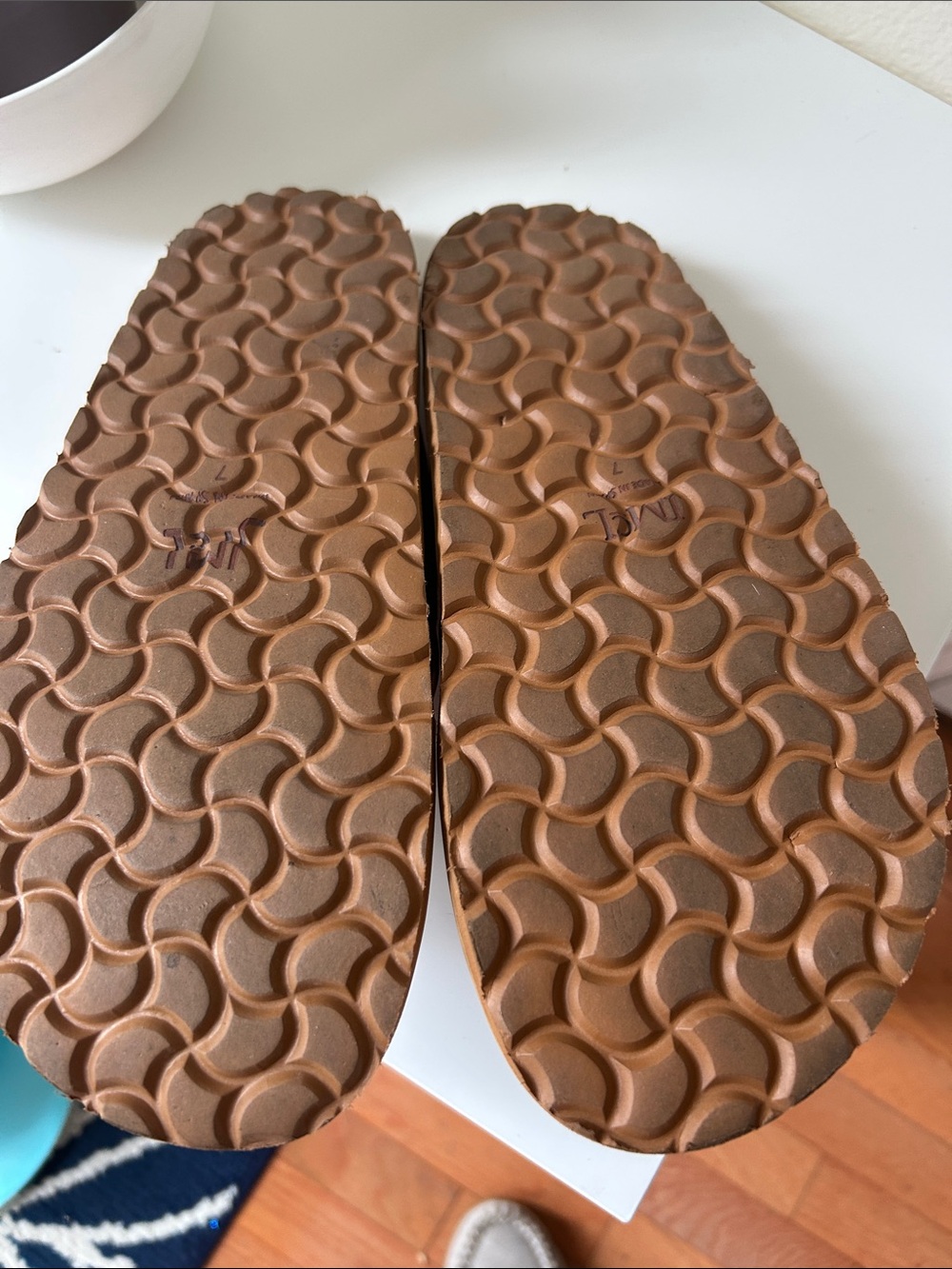 J McLaughlin Woven Slide Sandals -
Size 7 Lightweight Women Shoes - Picture 4 of 5